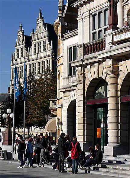 Théâtre et hôtel de ville, place Saint-Bavon, Gand, Belgique