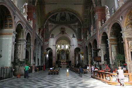 Intérieur de l'église San Giacomo Maggiore