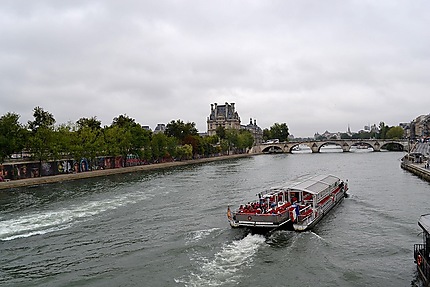 Bateau sur la Seine