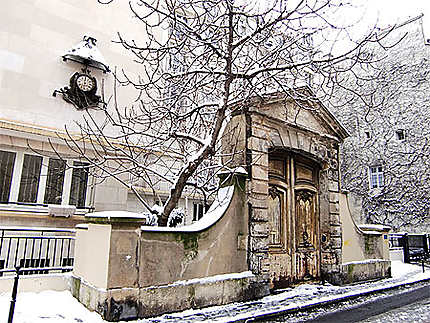 Porte de l'ancien hôtel Raoul