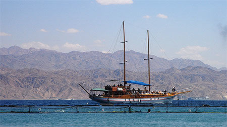 Bateau dans le Golfe d'Aqaba