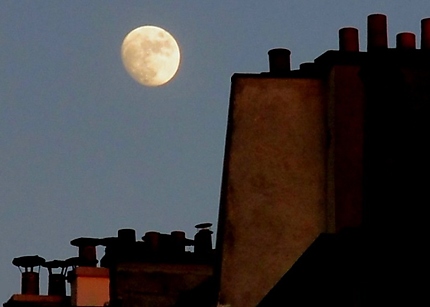 Quand la lune se fait Parisienne