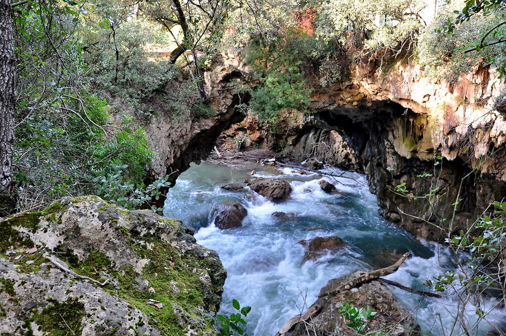 Pont naturel d'Entraygues