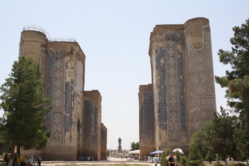 L'Ak Sarai, le Palais Blanc érigé par Tamerlan L'Ak Sarai, le Palais Blanc érigé par Tamerlan