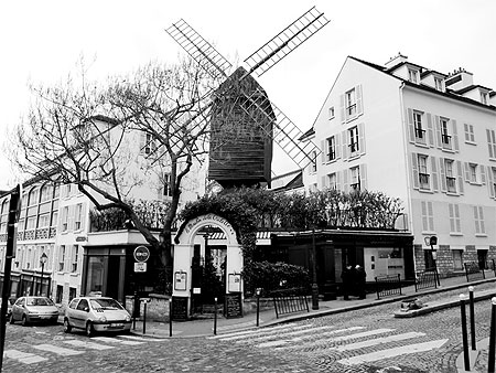 Rue Lepic et le moulin de la Galette Rue Lepic et le moulin de la Galette