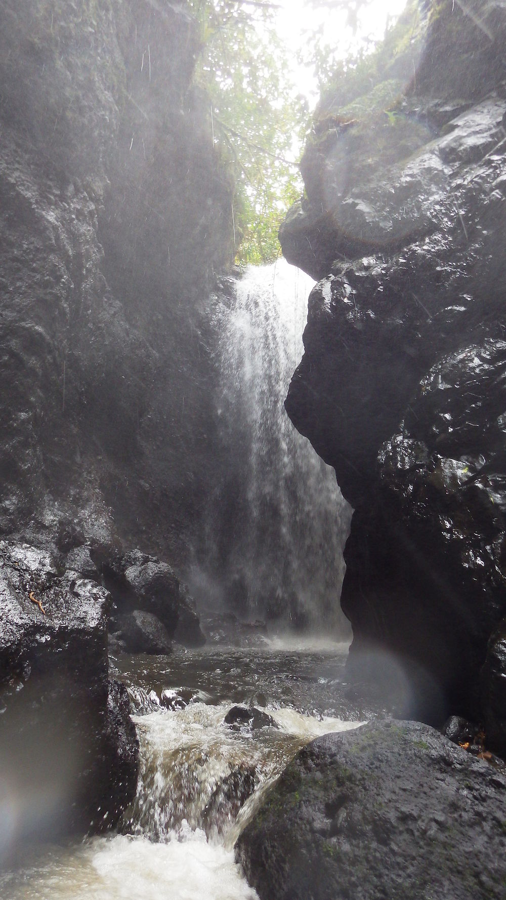 Cascade presqu'île de Tahiti