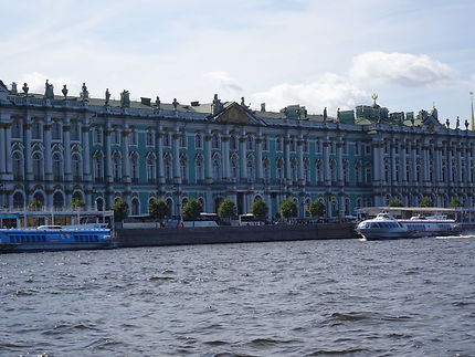 L'Ermitage vu du bateau