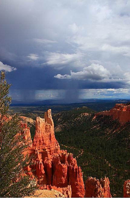 Nuages de pluie au Bryce Canyon
