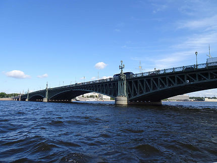 Pont principal de la ville de Saint-Pétersbourg
