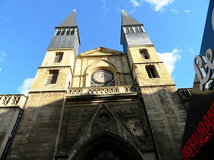 Eglise façade St Leu St Gilles