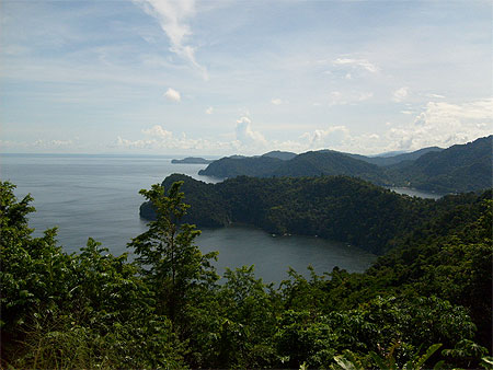 Sur la route entre Port of spain et la plage de maracas Sur la route entre Port of spain et la plage de maracas