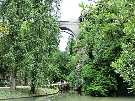 Pont du parc des buttes-Chaumont