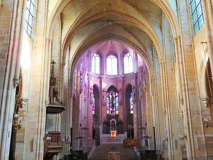 La nef Église Saint-Leu-Saint-Gilles