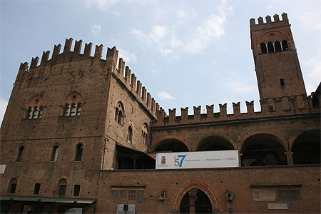 Le palais du roi Enzo Le palais du roi Enzo