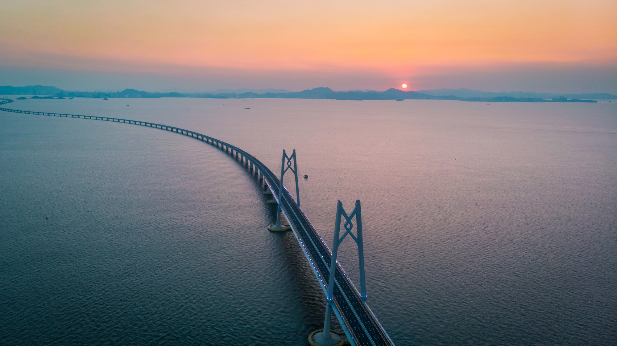 Chine : Hong Kong-Zhuhai-Macao : le plus long pont maritime au monde