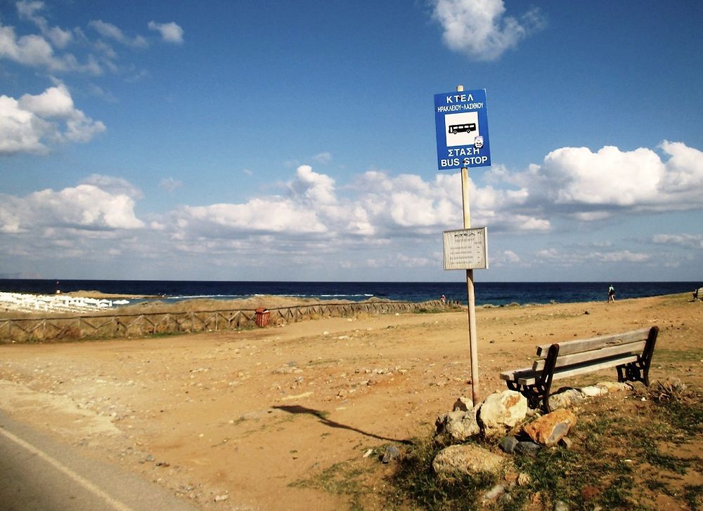 Les stations des bus à Malia, Héraklion