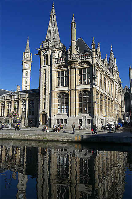 Bâtiment des postes néogothique, quai aux Herbes, Gand, Belgique