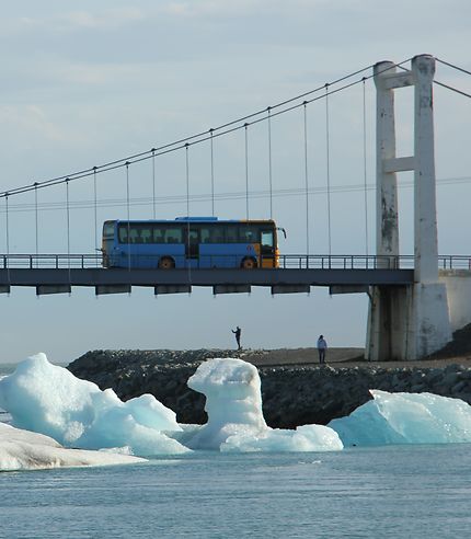 Bus au dessus du glacier