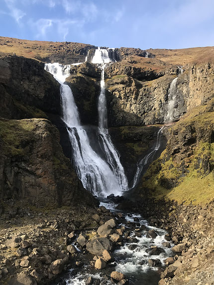 Cascade dans l'Est de l'Islande 