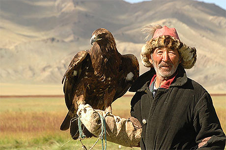 Yacine et son aigle Yacine et son aigle