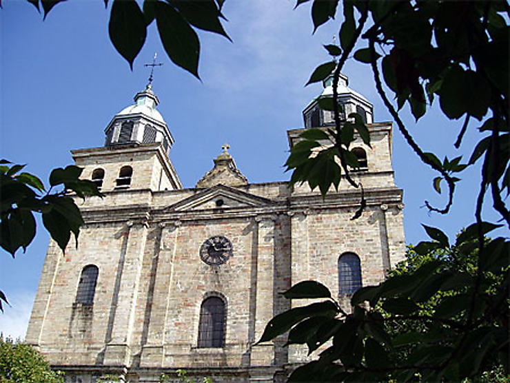 Cathédrale Saint-Pierre-Saint-Paul-et-Saint-Quirin 