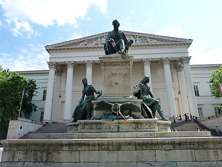 Magyar Nemzeti Múzeum (Musée national)