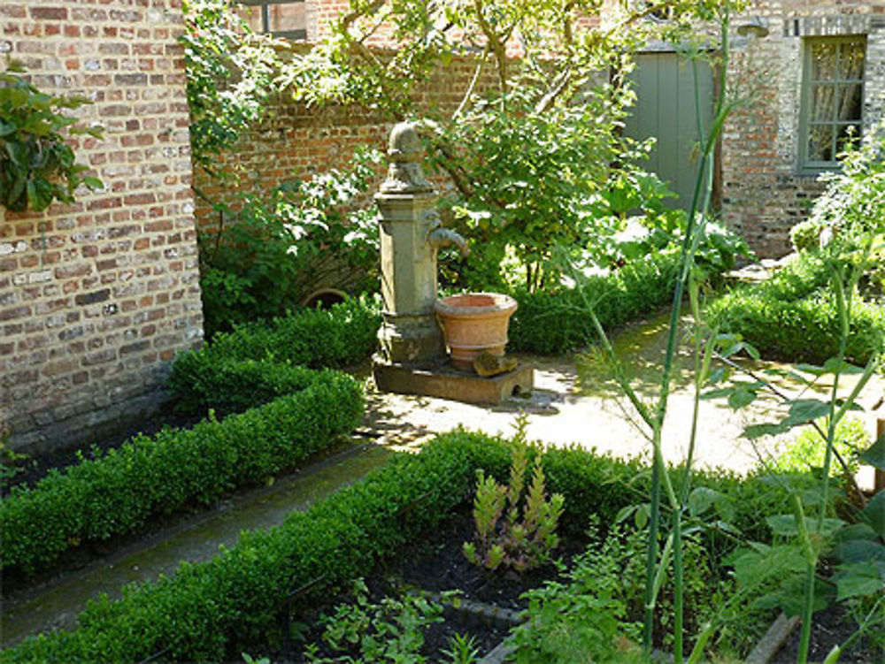 Jardin aromatique au centre du Béguinage