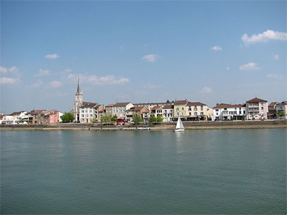 St-Laurent sur Saone