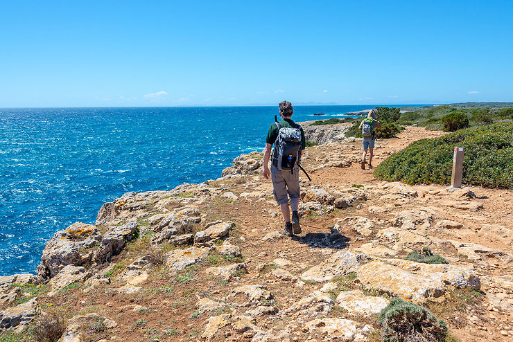 Minorque et ses plages à pied, à cheval, à vélo…