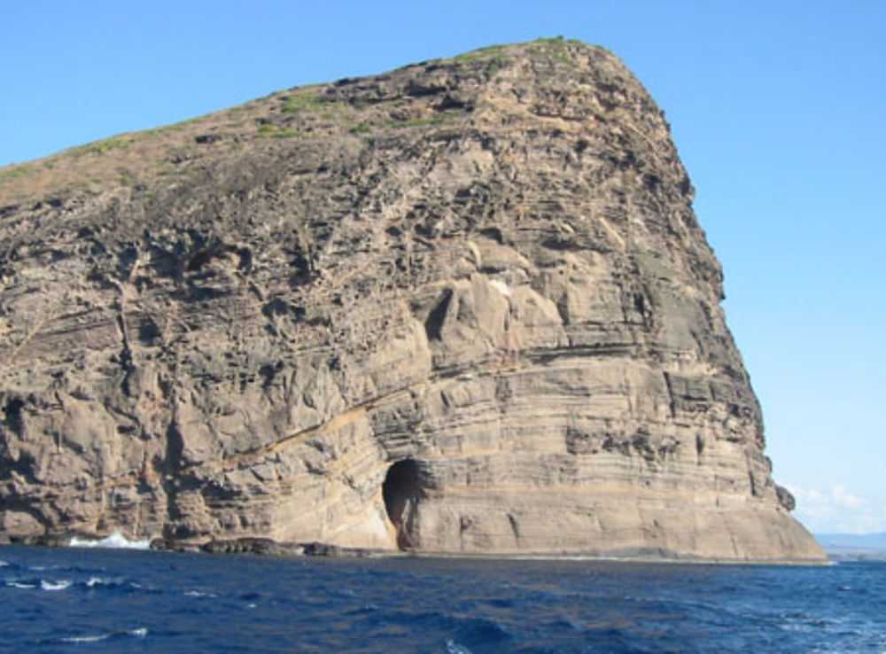 Falaise de coin de mire vue du bateau