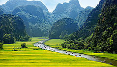 Vietnam : Ninh B&igrave;nh, la baie d&rsquo;Ha Long terrestre 