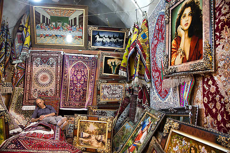 Sieste d’un vendeur du bazar Vakil de Shiraz