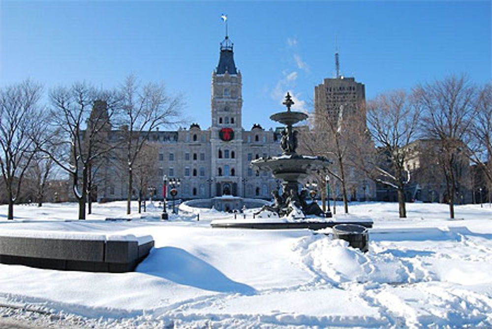 Le Parlement provincial et la fontaine de Tourny