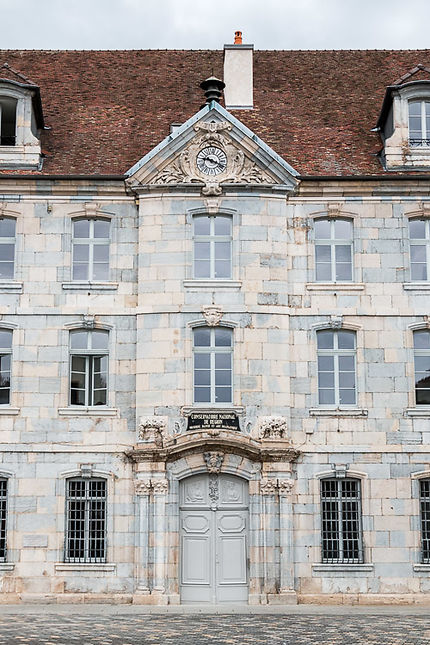 Besançon, Ancien grenier à blé, La façade