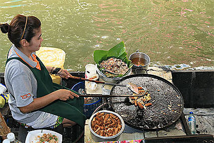 Cuisine sur les klongs