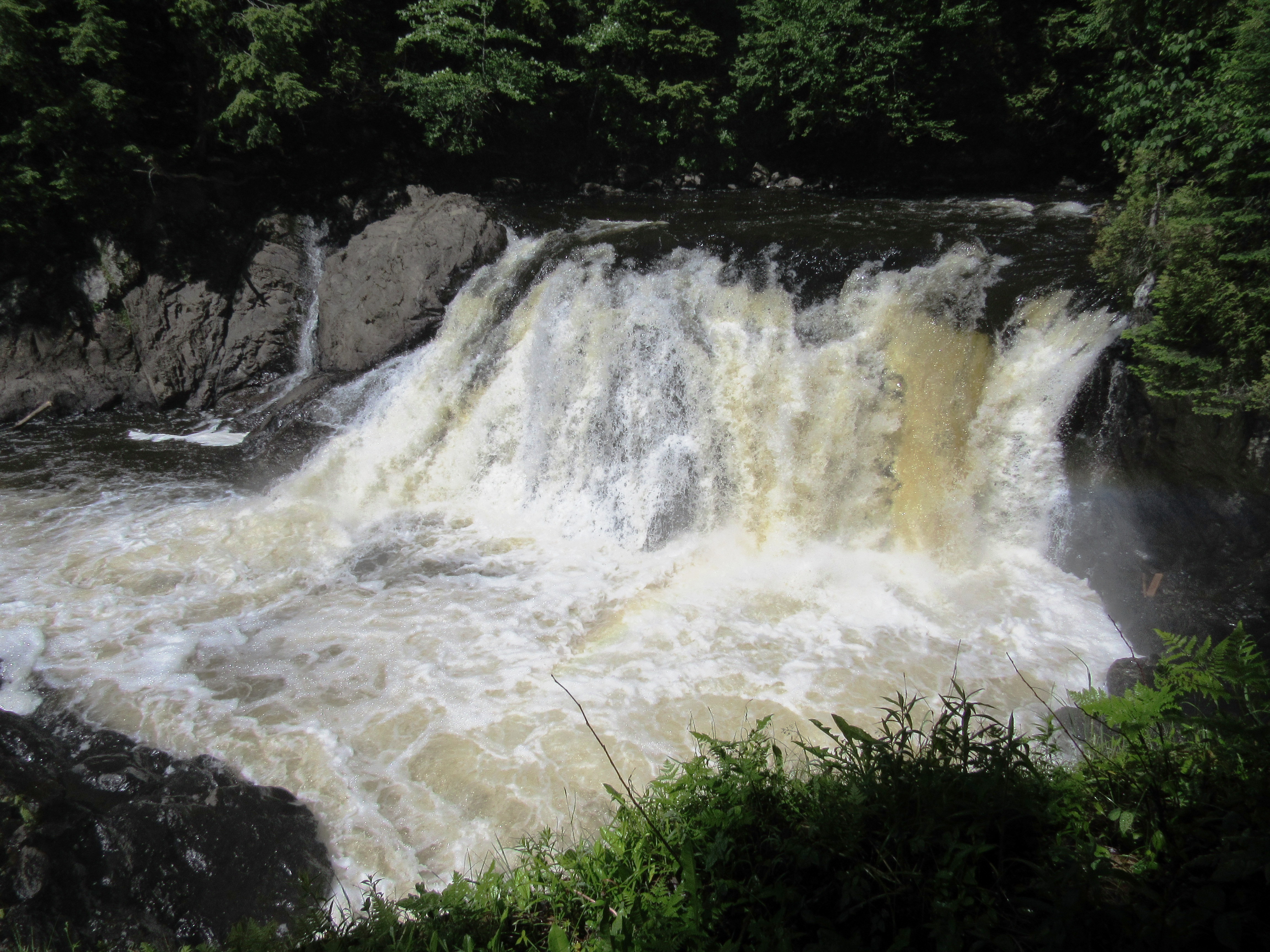 Chutes de Ste Ursule, Québec, Canada Chutes de Ste Ursule, Québec, Canada