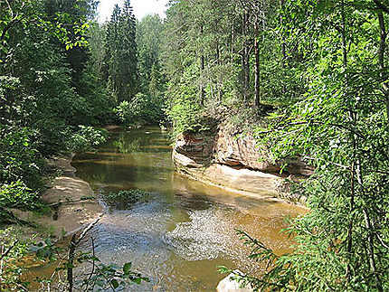 Balade le long de la rivière Amata