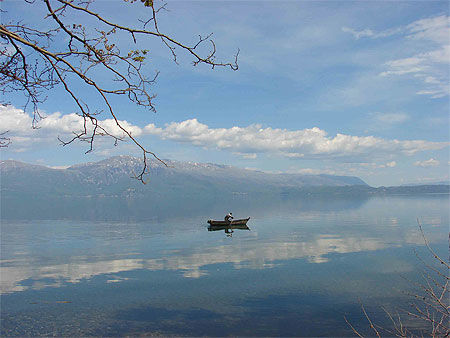 Pêcheur sur le lac d'Ohrid
