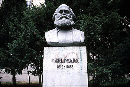 Le buste de Karl Marx