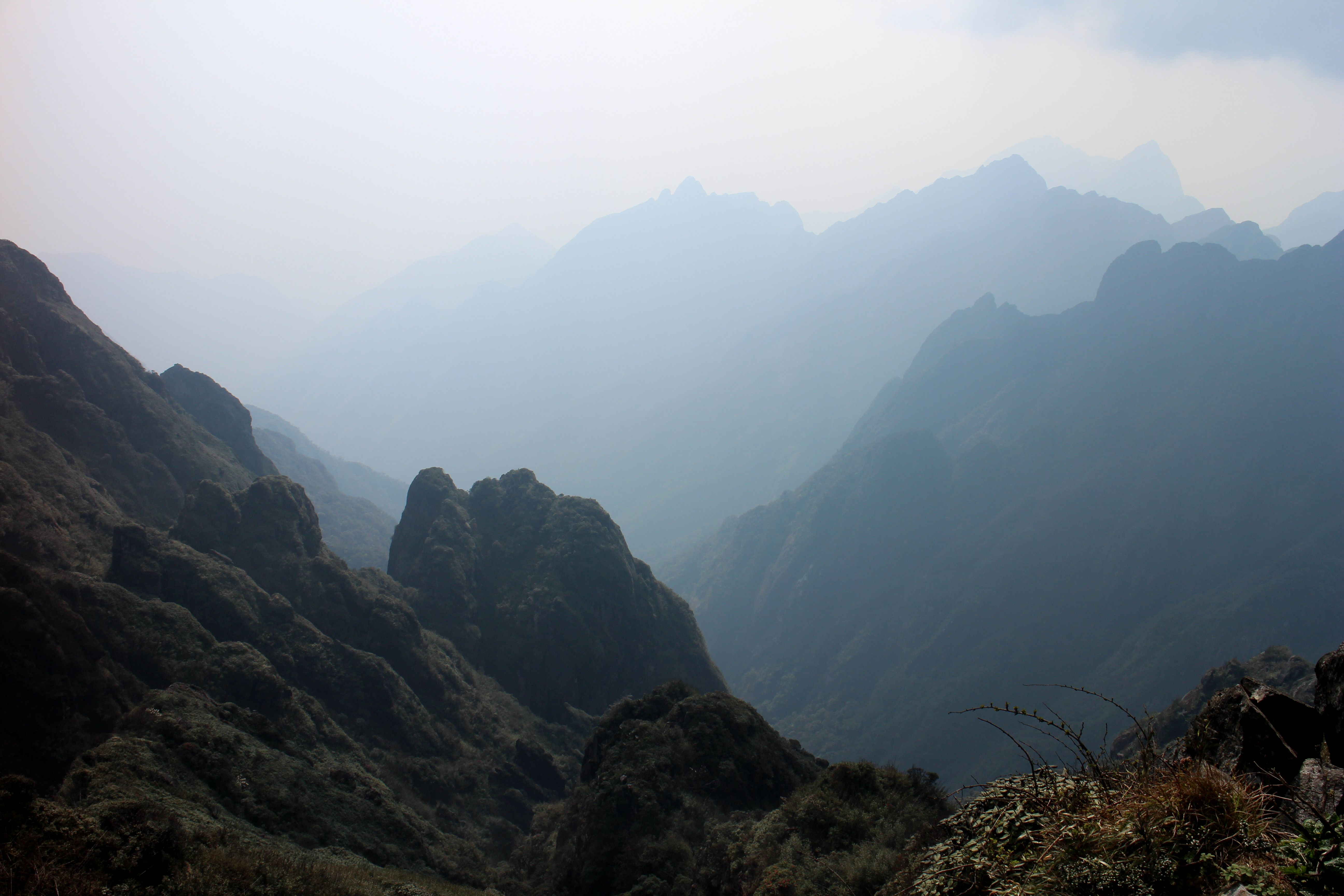 Vue depuis le sommet du Fansipan Vue depuis le sommet du Fansipan