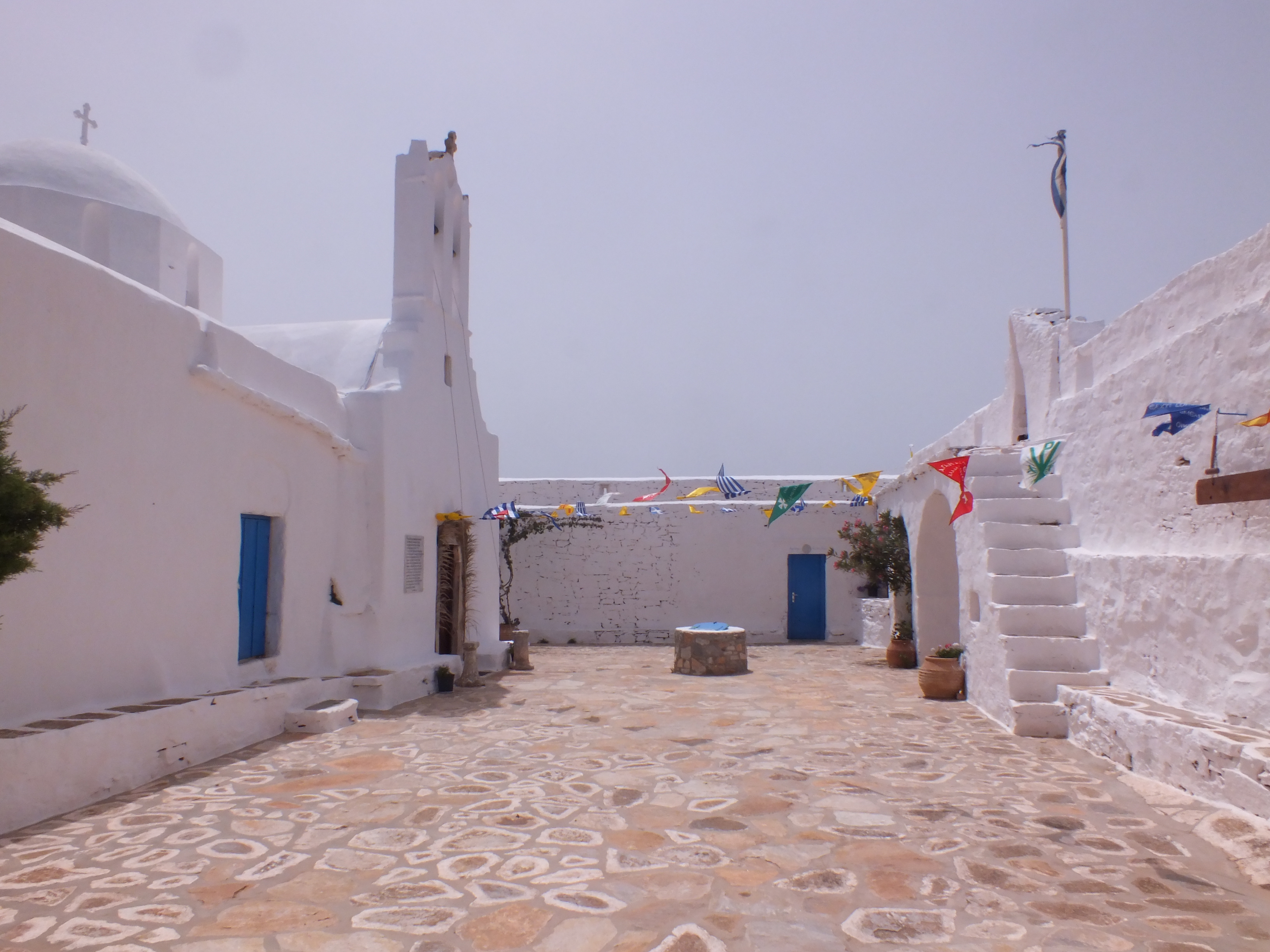 Dans le monastère Dans le monastère