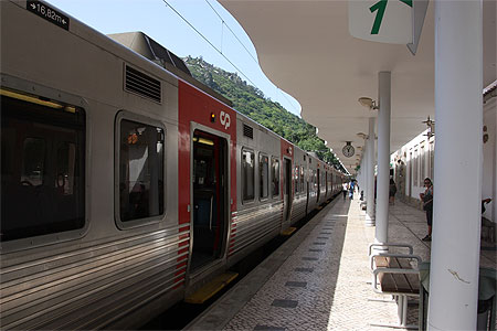 Arrivée à la gare de Sintra Arrivée à la gare de Sintra