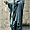 Une statue deavant Notre Dame de la Pitié