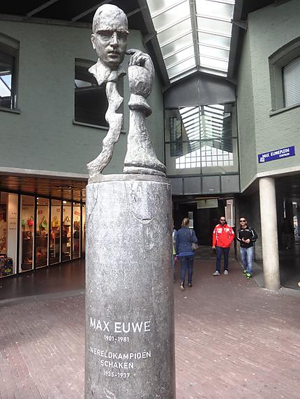 Statue de Max Euwe