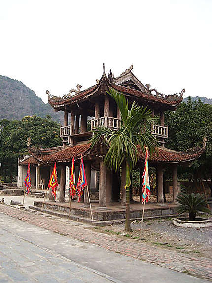 Tam Coc, temple Thai Vin