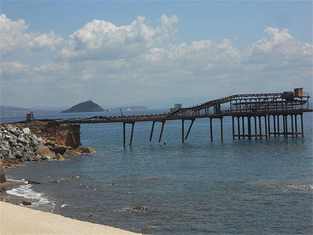 Vieux pont de chargement du minerai