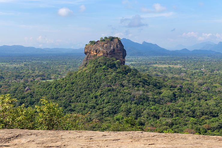 Panorama sur Sigiriya depuis le rocher de Pidurangala 