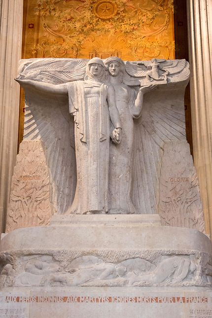 Panthéon, allégories du Souvenir et de la Victoire