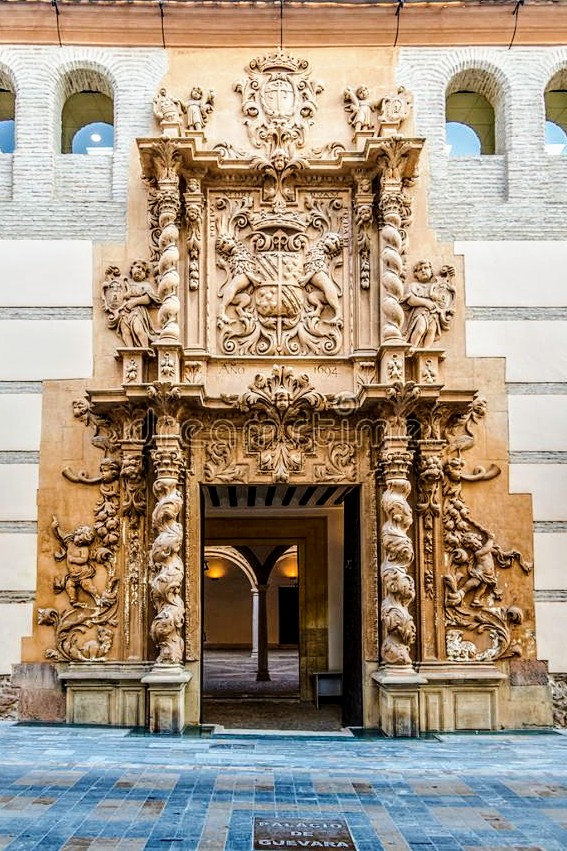 Magnifique porte du palais de Guevara Magnifique porte du palais de Guevara