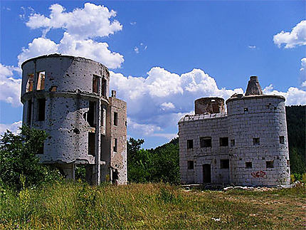 Ruines au sommet du Mont Trebevic